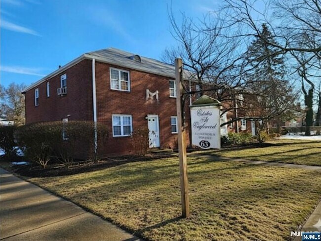 Building Photo - 63 W Hudson Ave