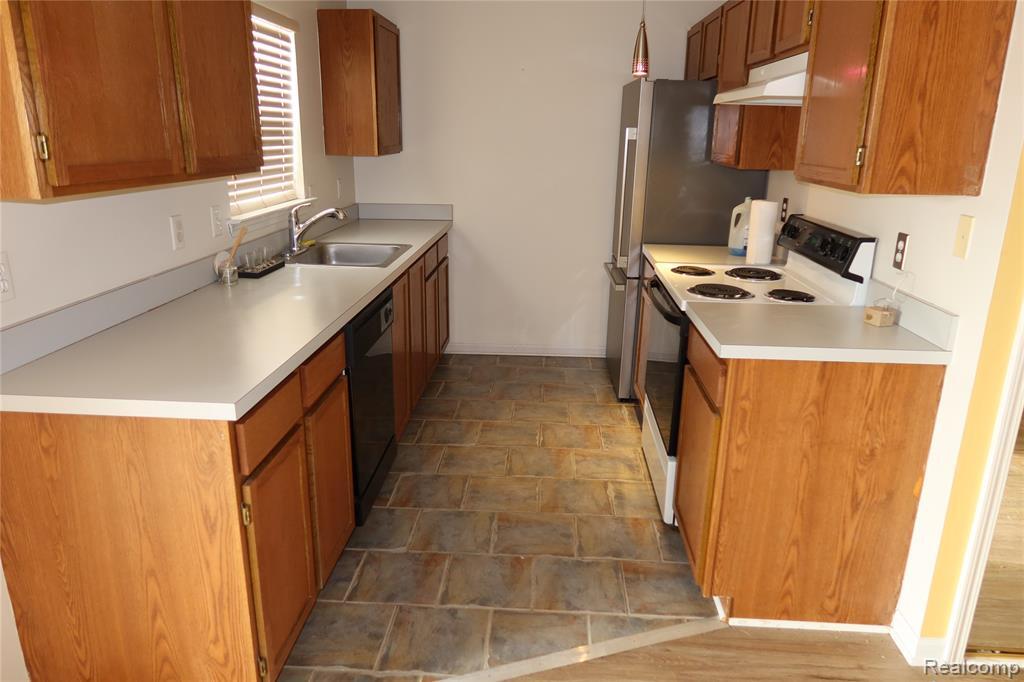 Building Photo - 1956 Campau Farms Cir