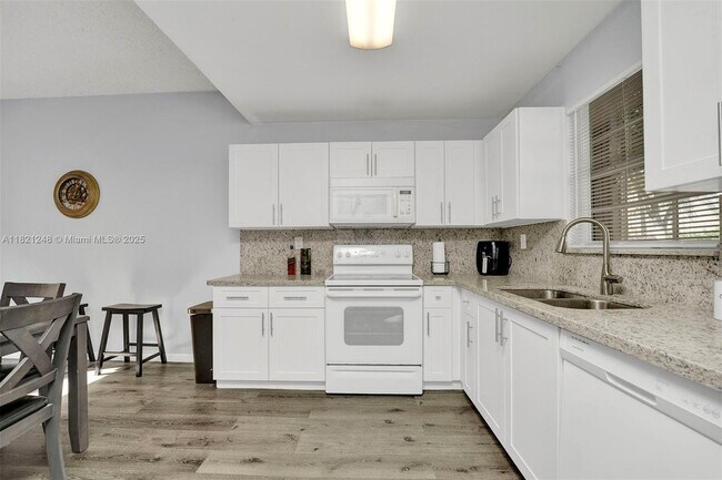Building Photo - 11473 SW 148th Pl