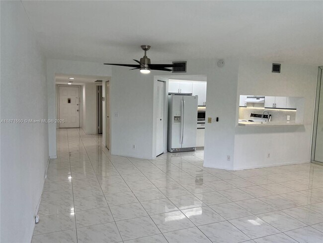 Building Photo - 1200 SW 125th Ave