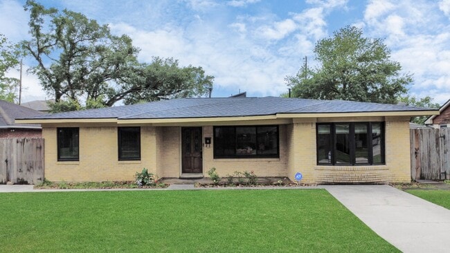 Primary Photo - 4821 Viking Dr