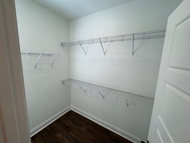 Building Photo - 4BD/4.5BA FOR RENT