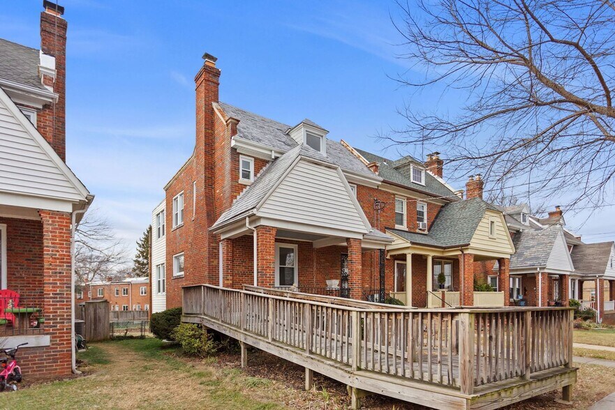 Building Photo - 4312 10th St NE