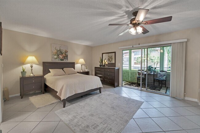 Building Photo - 4302 Martinique Cir