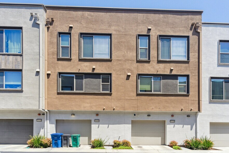 Building Photo - 25250 Villager Ln