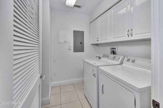 Building Photo - 4623 Rivers Edge Village Ln