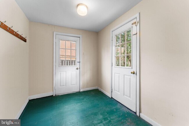 Building Photo - 9 Snug Hill Ct