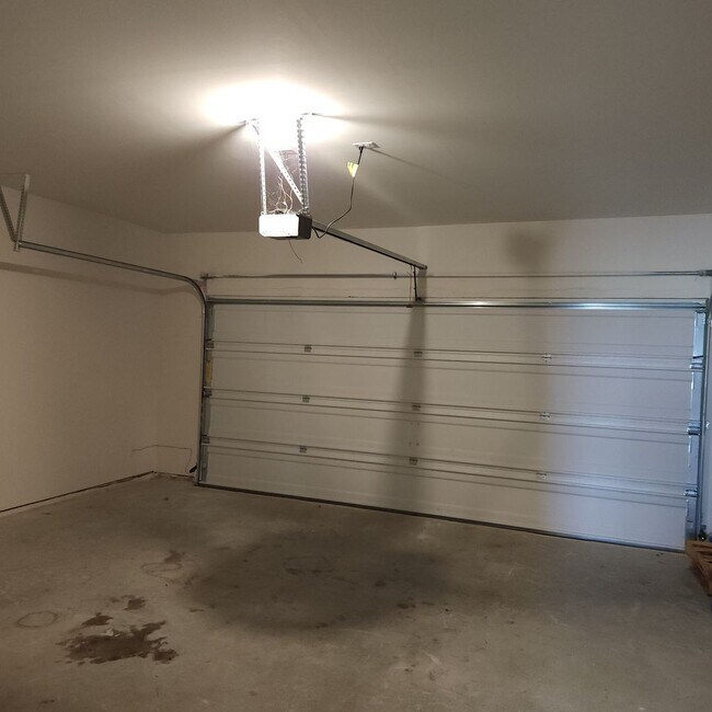 Building Photo - Move-In Special! SAVANNAH PLACE 4 bedroom In Converse, TX