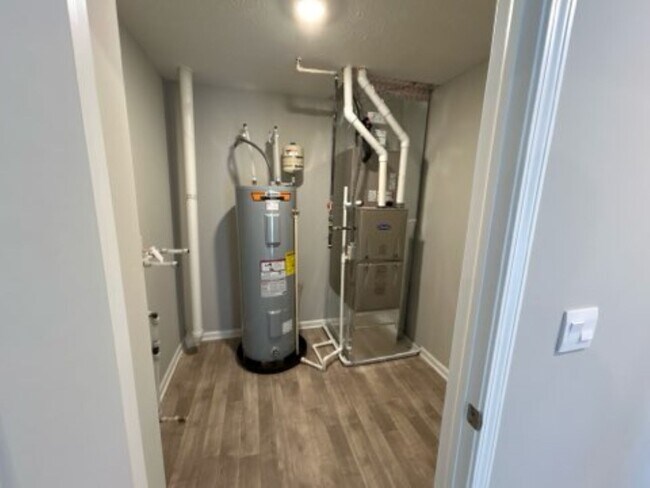 Building Photo - 1663 Fairmount Dr