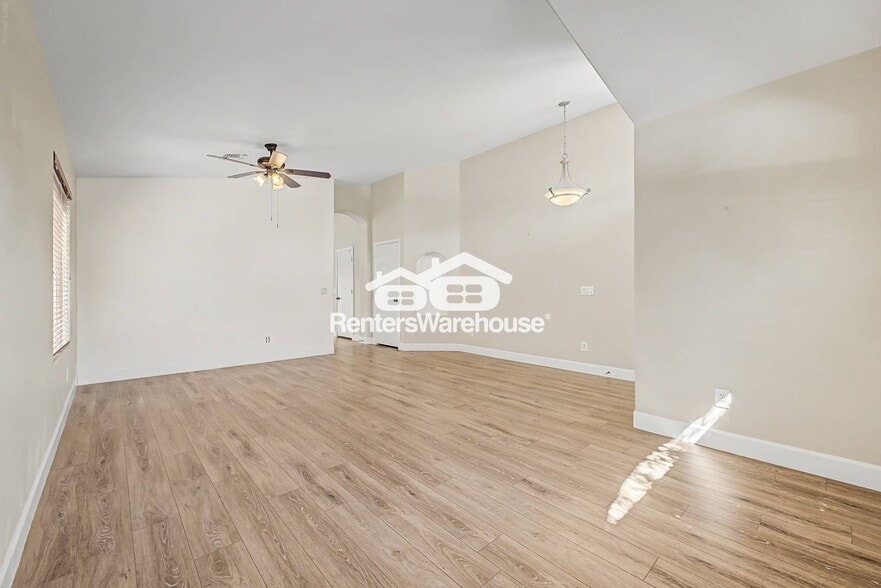 Building Photo - 29169 N Rosewood Dr