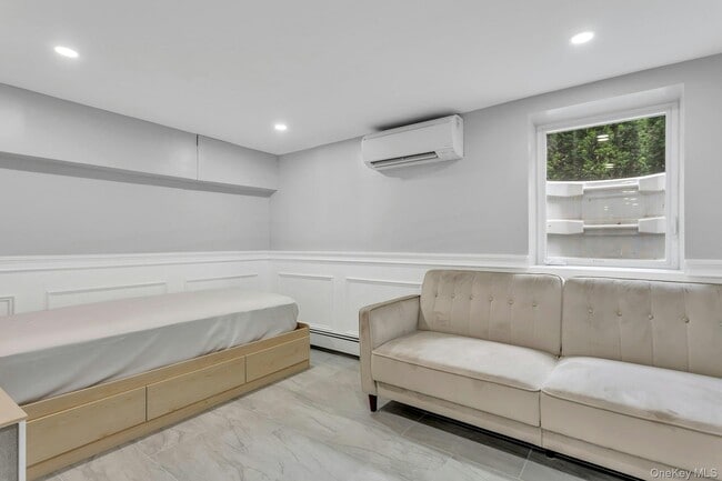 Building Photo - 21 Buttonwood Dr