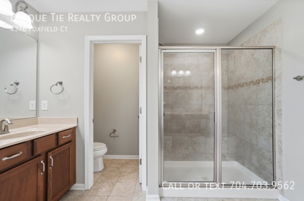 Building Photo - 4376 Foxfield Ct