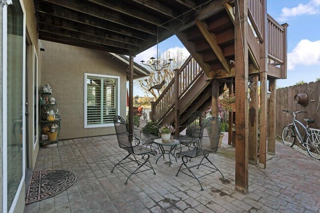 Building Photo - 7273 Shoreline Dr