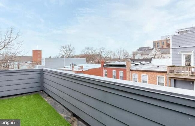 Building Photo - 628 I St NE