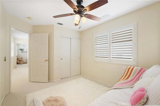 Building Photo - 3 Bedroom Plus Loft in Los Flores