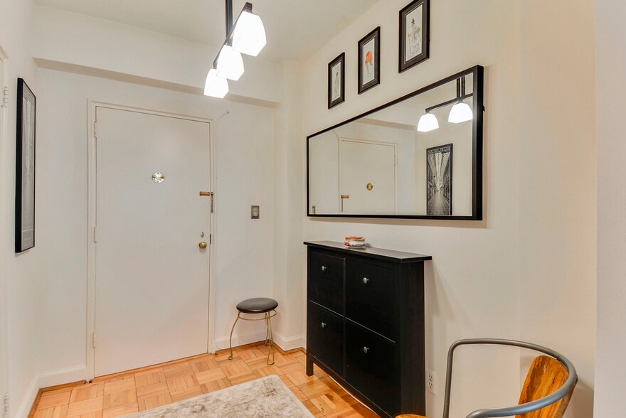 Foyer/entrance - 3601 Greenway