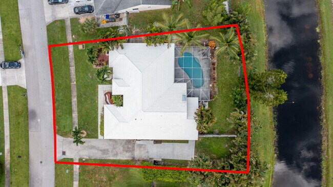 Building Photo - 13660 Folkestone Ct