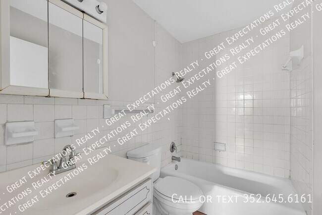 Building Photo - 1884 NE 77th St