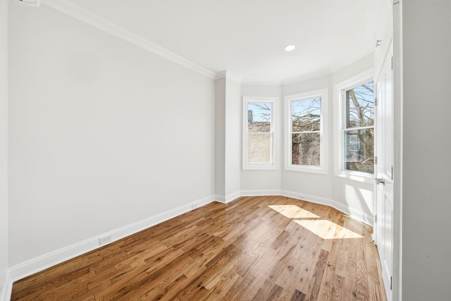 Building Photo - 37 Astor Pl