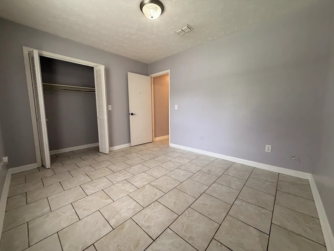 Building Photo - 125 Cumberland Ct