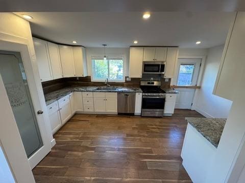 Building Photo - 435 Main St