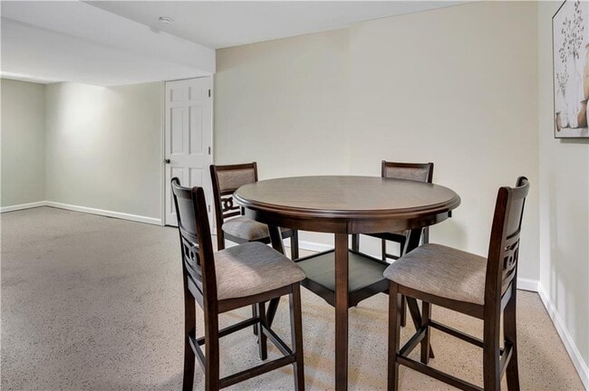 Building Photo - 3442 Skyland Dr
