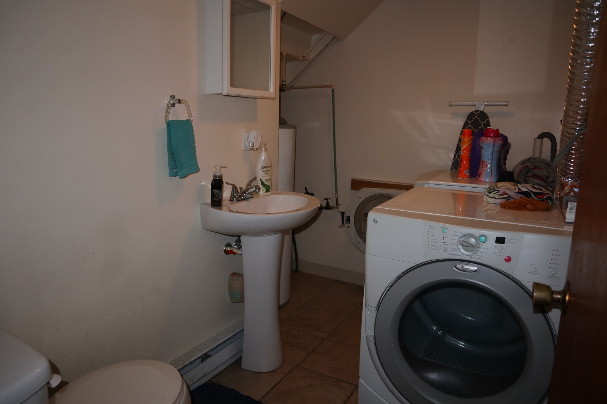 Building Photo - 198 Ellsworth St