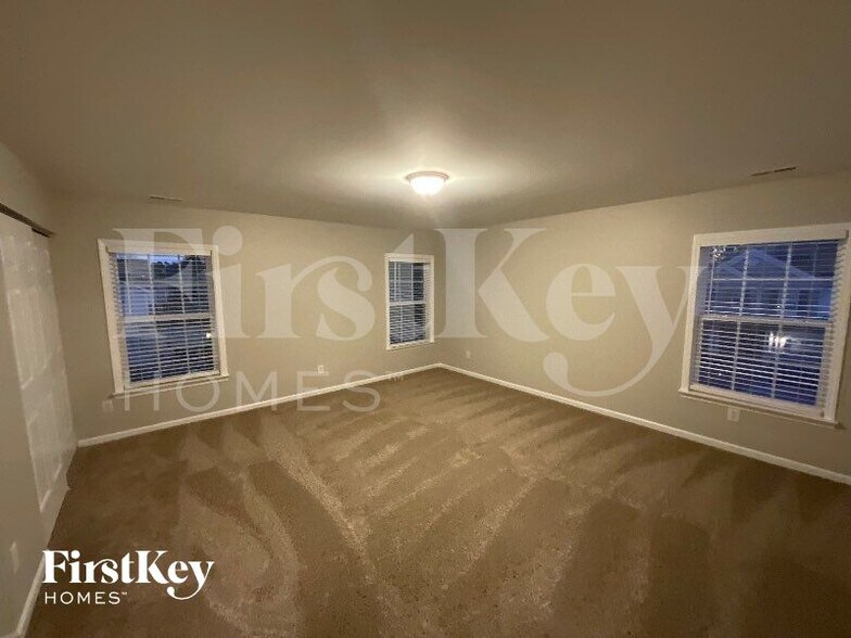 Building Photo - 2 Red Sage Ct