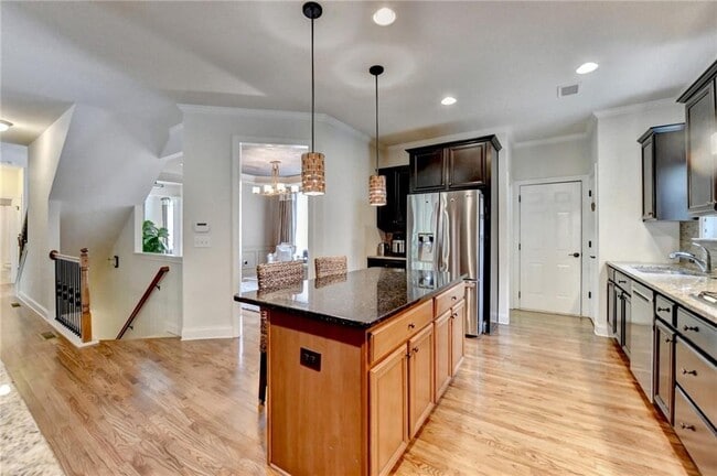 Building Photo - 11034 Estates Cir