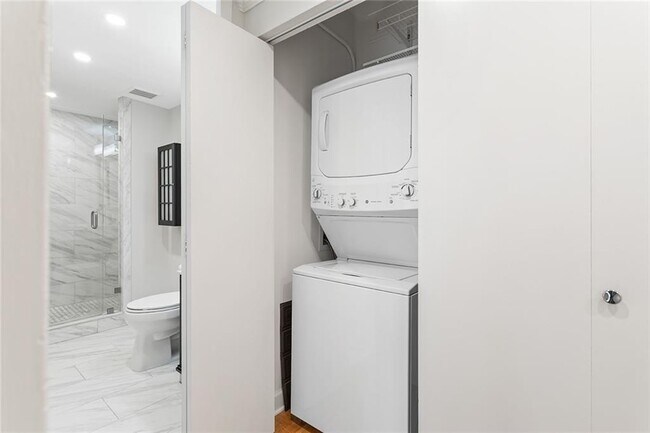 Building Photo - 130 26th St NW