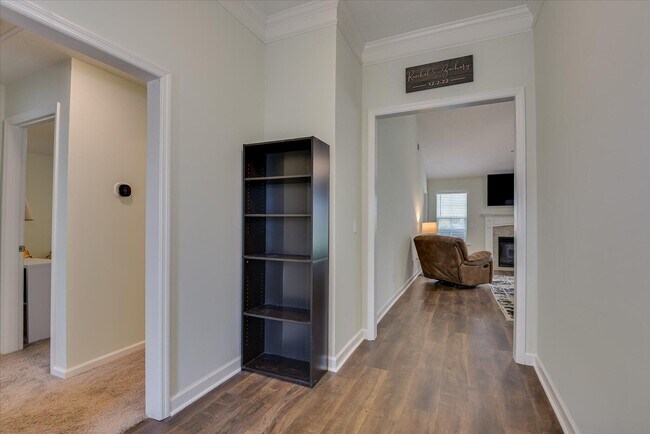 Building Photo - 1203 Belgrove Dr