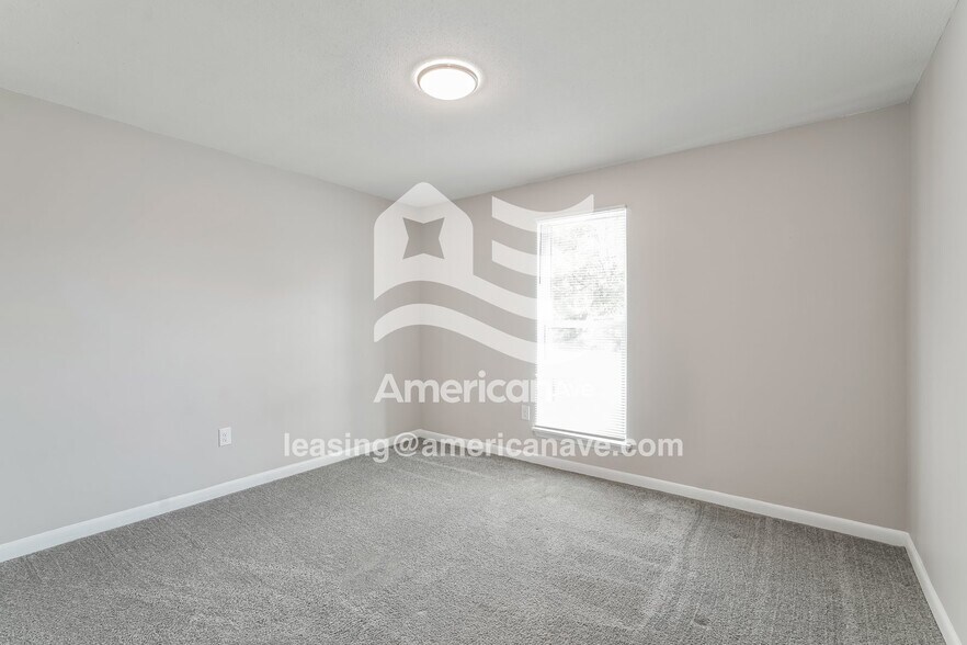 Building Photo - 3409 Knollcrest Rd