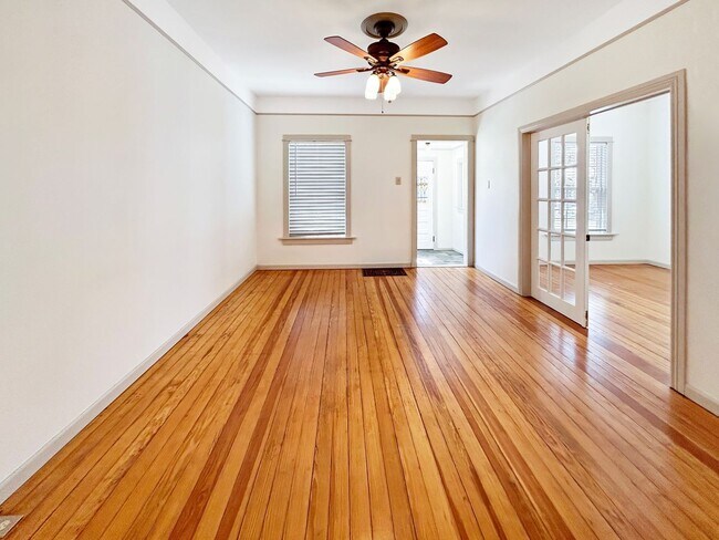 Building Photo - $0 DEPOSIT OPTION. CHARMING 3 BEDROOM WITH FENCED IN YARD AND DETACHED GARAGE IN DENVER'S BERKELE...