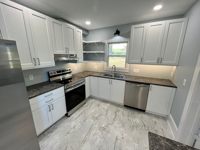 Building Photo - 46 N Thomason St