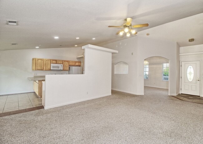 Building Photo - 598 Garnet Dr