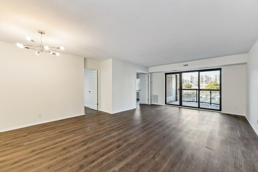 Building Photo - 8360 Greensboro Dr