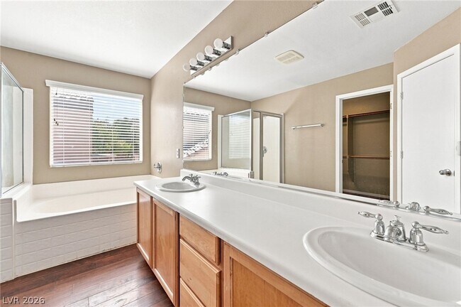 Building Photo - 11240 Woodland Violet Ave