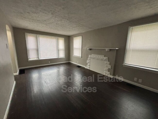 Building Photo - 144 Niagara Ave