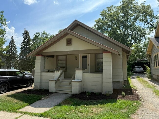 Building Photo - 201 Koch Ave