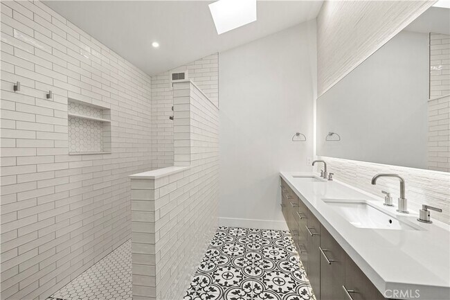Building Photo - 31222 Palma Dr
