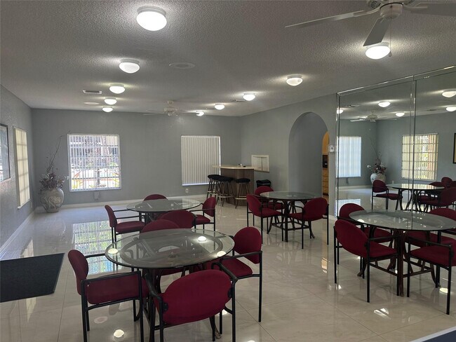 Building Photo - 251 S Cypress Rd