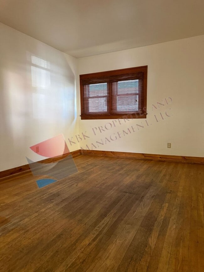 Building Photo - 38 Cascade Ave