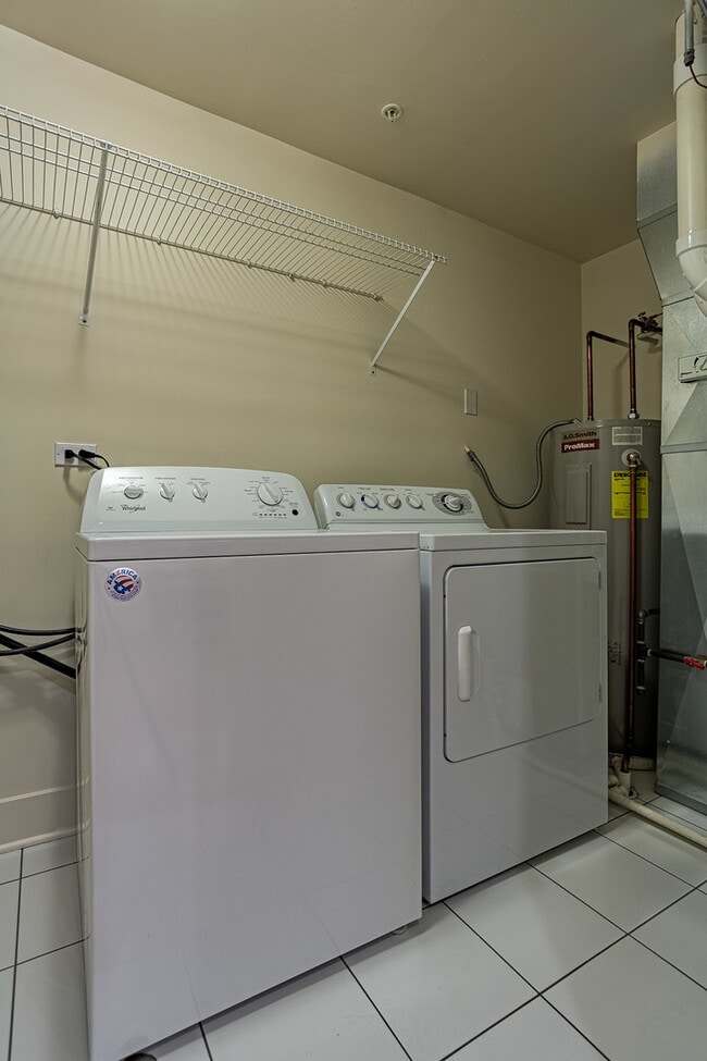 Building Photo - 2100 Greenwood St