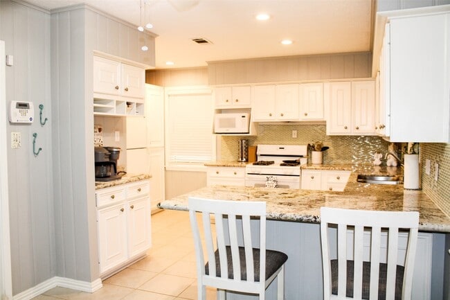 Building Photo - 8910 Greiner Dr