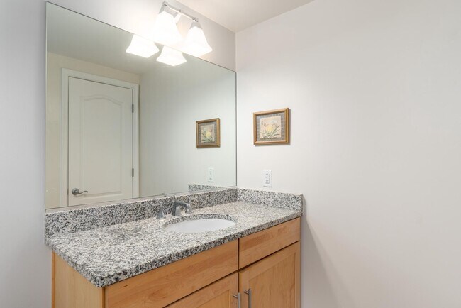 Building Photo - 525 N Fayette St
