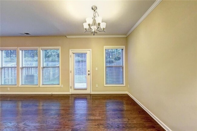 Building Photo - 1075 Hampton Oaks Dr