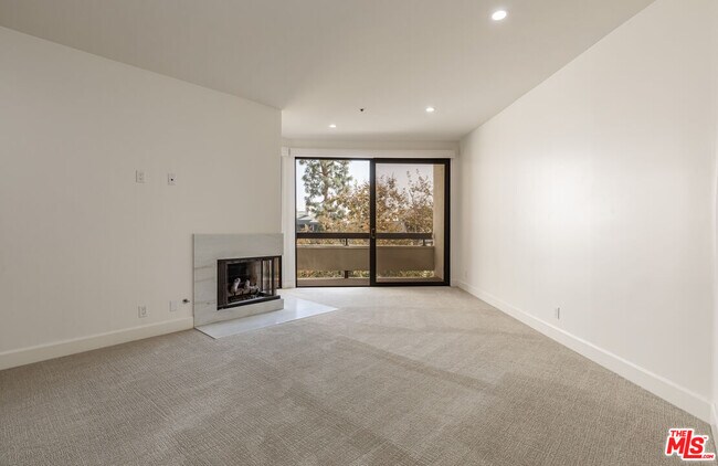 Building Photo - 2102 Century Park Ln