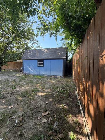 Building Photo - 2406 Broadview St
