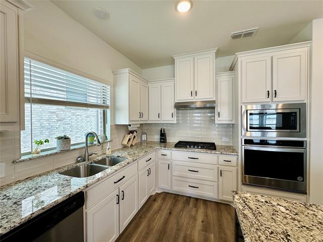 Building Photo - 16601 Hidden Cove Dr