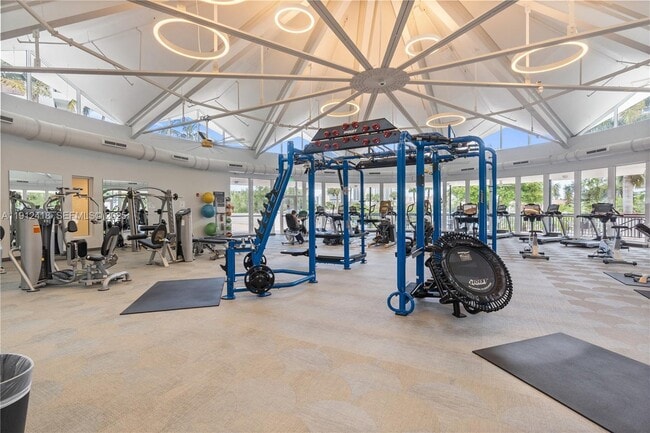 Building Photo - 2500 Parkview Dr